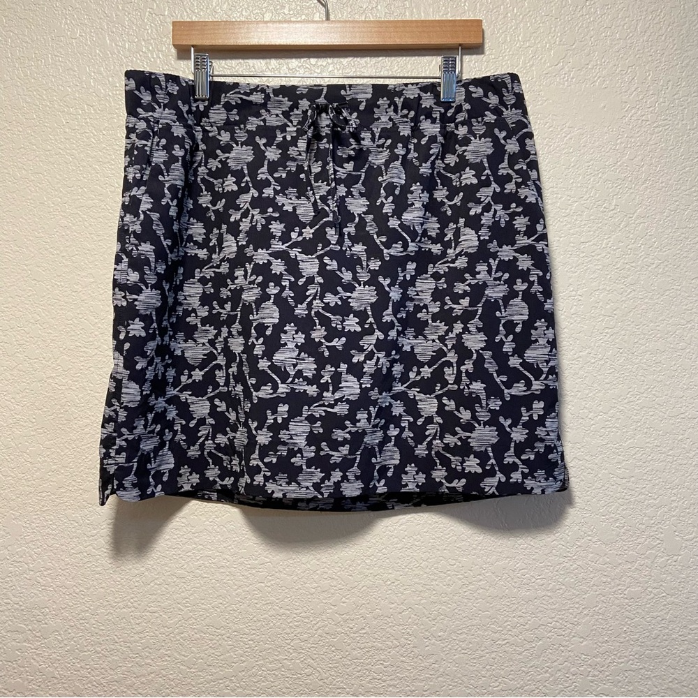 J. Jill Fit skort women's large floral knee length black white